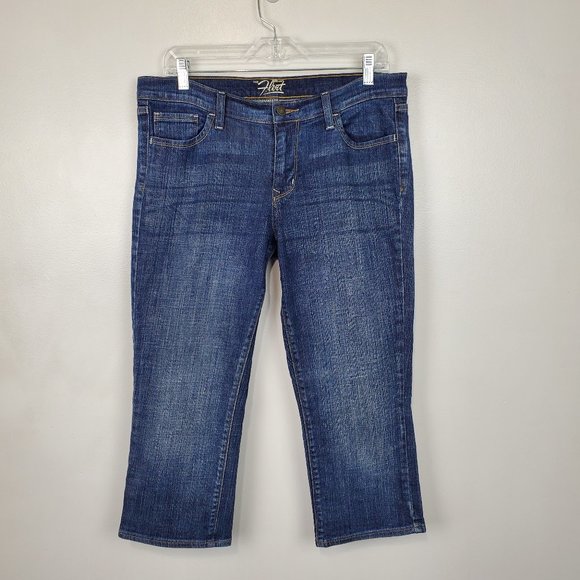 Old Navy The Flirt Medium Dark Wash Crop Capri Jeans Size 10 - Picture 1 of 10